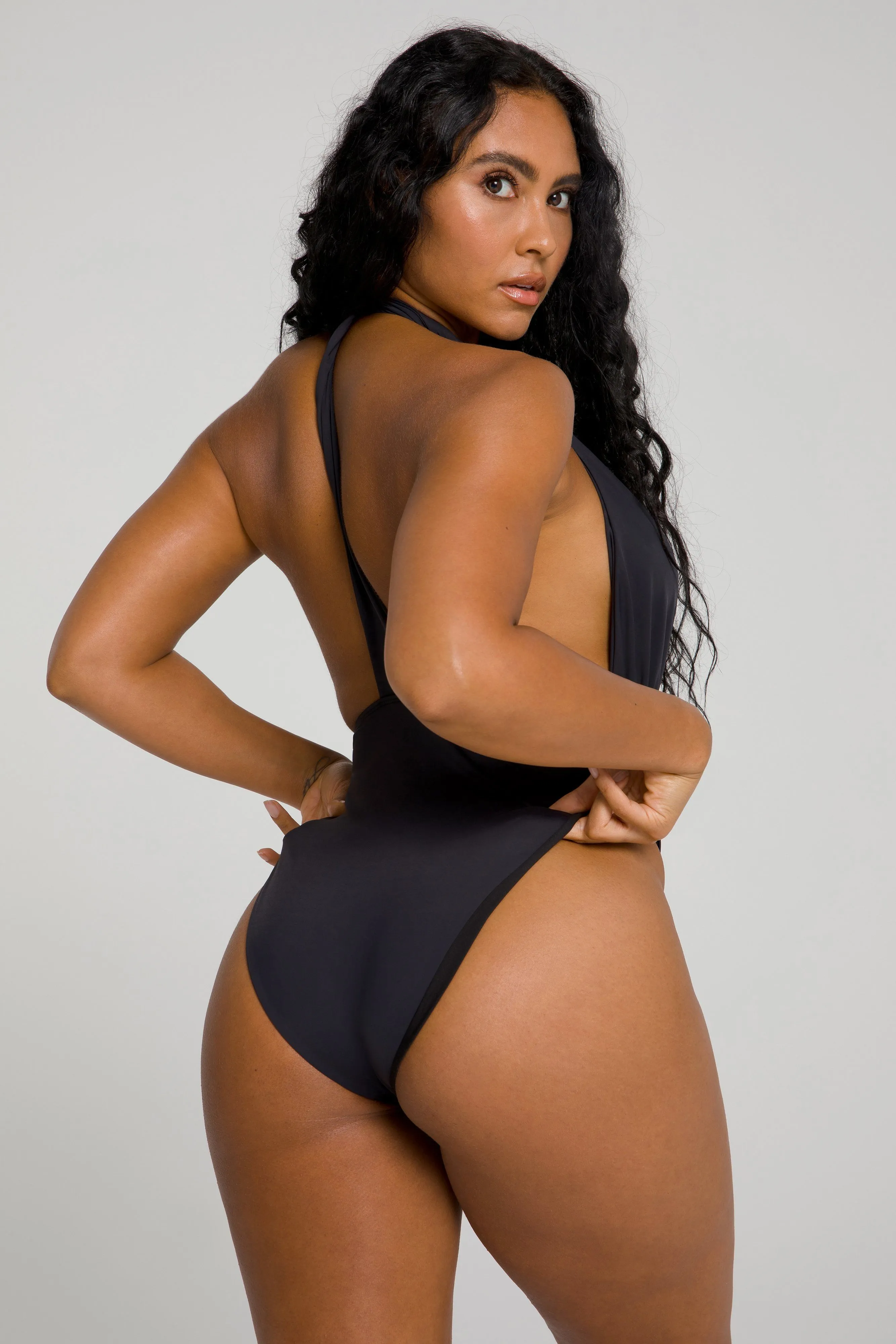 WAIST CINCHER ONE-PIECE | BLACK001